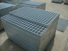 galvanized-stair-treads-outdoor.grating